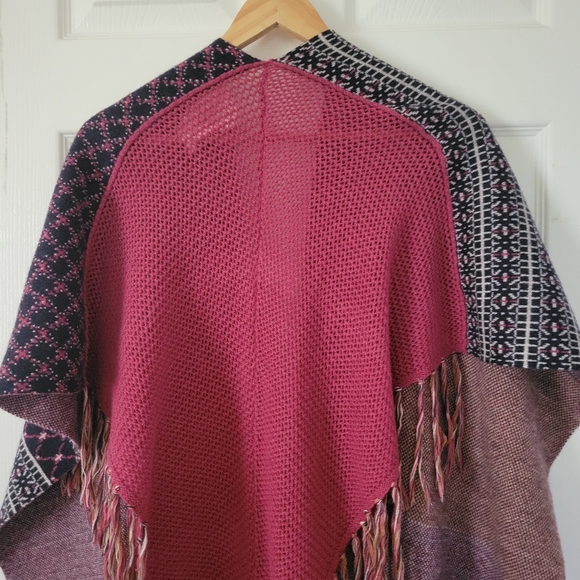 Angel Of The North Shawl - Picture 6 of 12